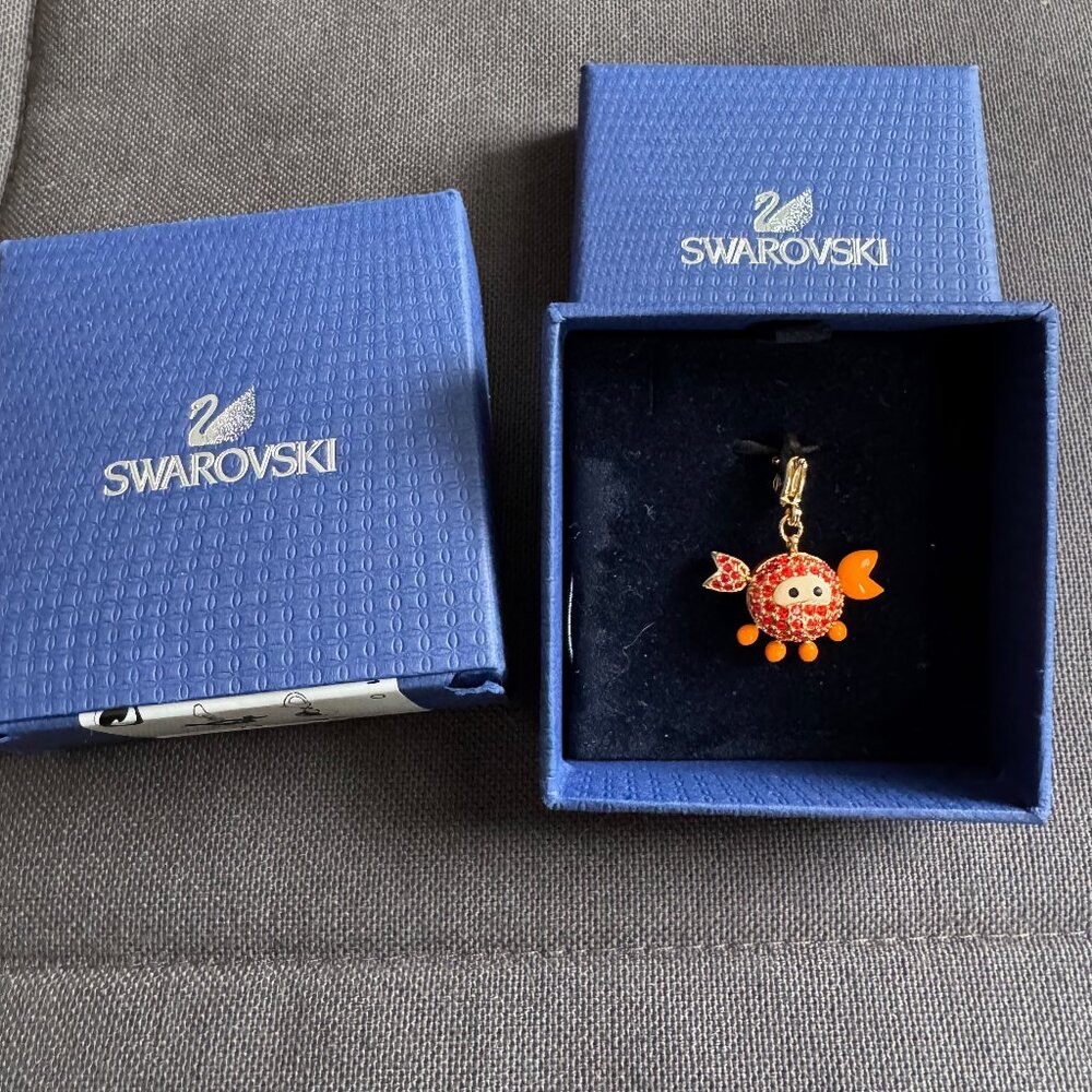 New in Box! Authentic Swarovski Lovlots Crab Charm – Red & Orange